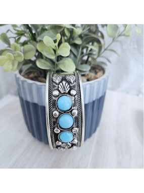 Vintage Turquoise Stone Silver Tone Cuff Bracelet